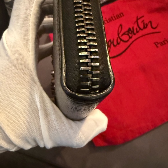 🔥RARE CHRISTIAN LOUBOUTIN PANETTONE CROWN SPIKE WALLET BLACK🔥 - Picture 16 of 17